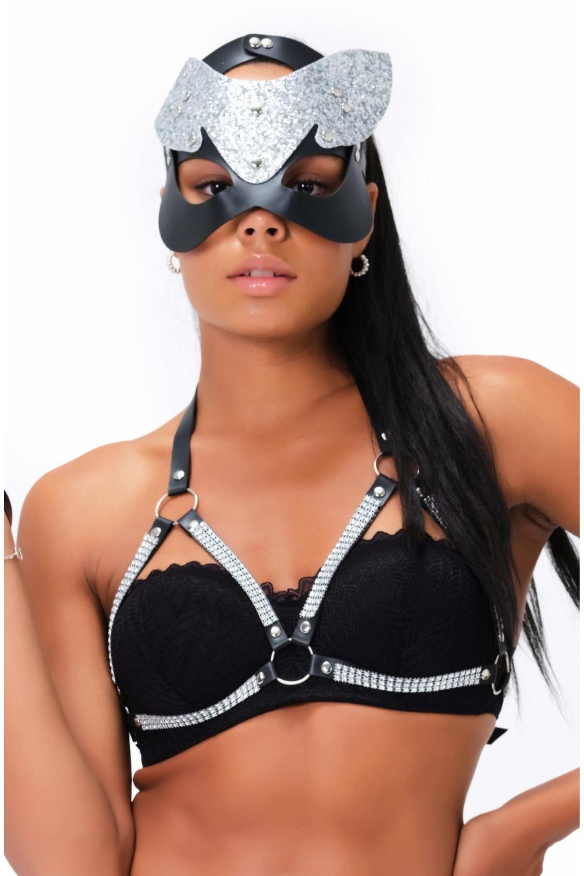 Maske%20Ve%20Kırbaçlı%20Göğsü%20Taşlı%20Harness%20800357