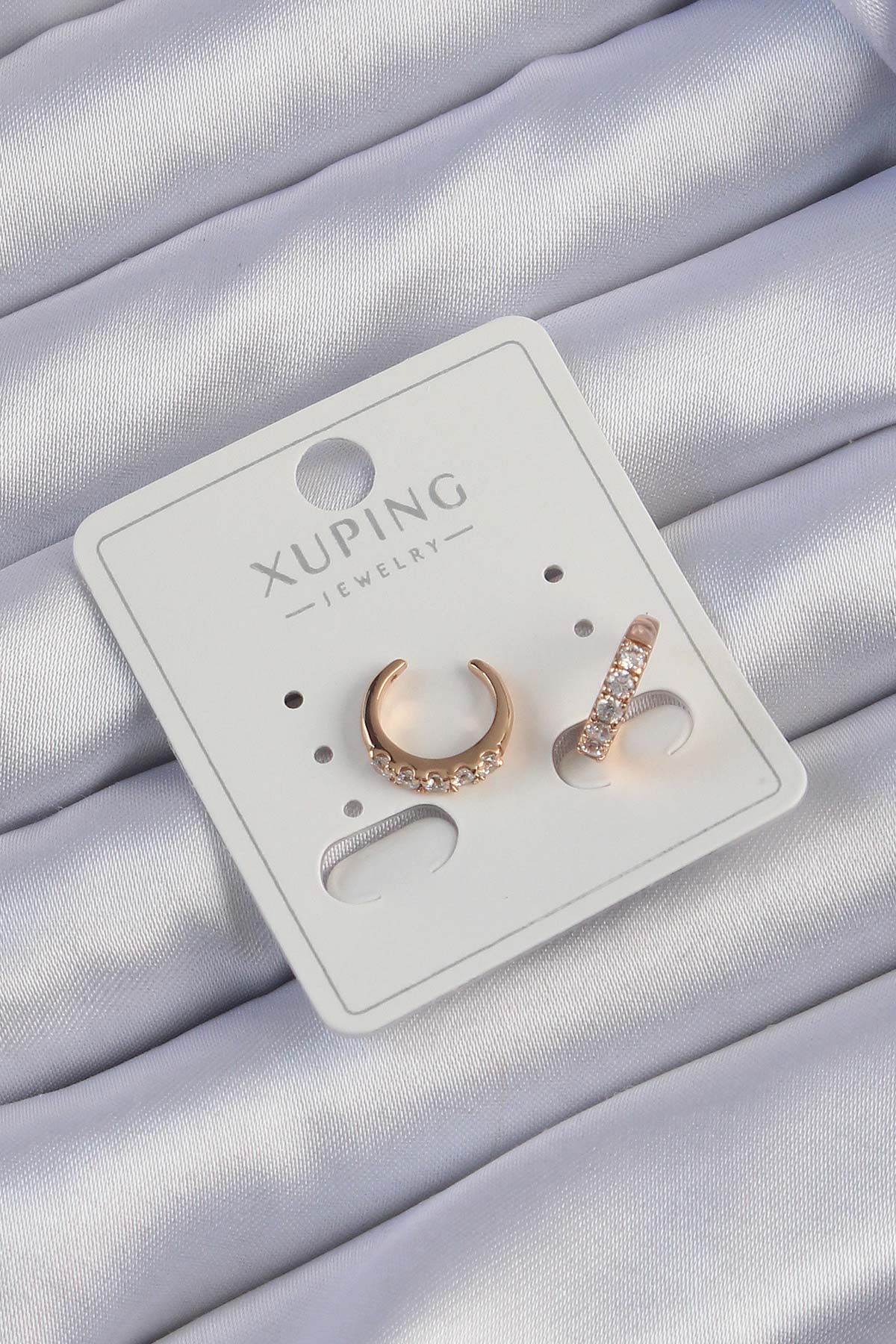 Xuping%20Rose%20Renk%20Zirkon%20Taşlı%20Ay%20Görünümlü%20Earcuff%20Küpe